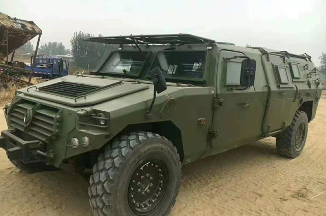 军事迷老板花69万元买辆二手东风猛士b7防弹重超35吨