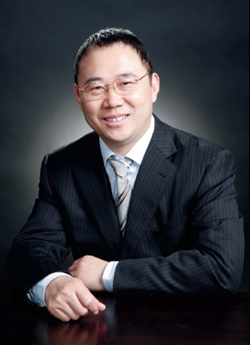 哈尔滨银行换帅56岁邓新权掌舵前董事长薪酬曾超450万