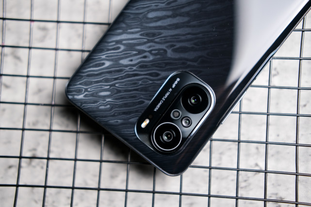 红米k40pro黑色设计做工解析侧面指纹成唯一遗憾