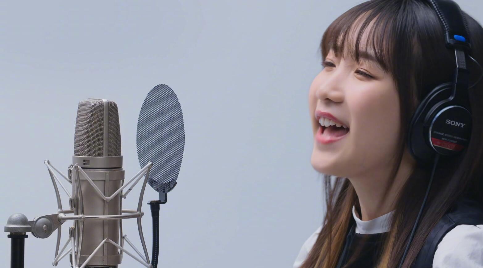 绝了绝了!yoasobi在一遍唱录节目《the first take》表演《群青》