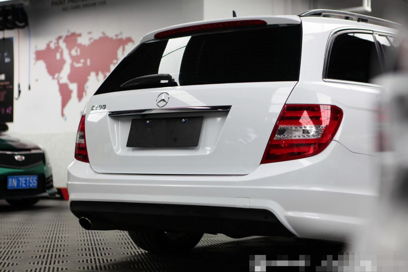 奔驰c200旅行版改色亮白 最简单才是闪耀-新浪汽车