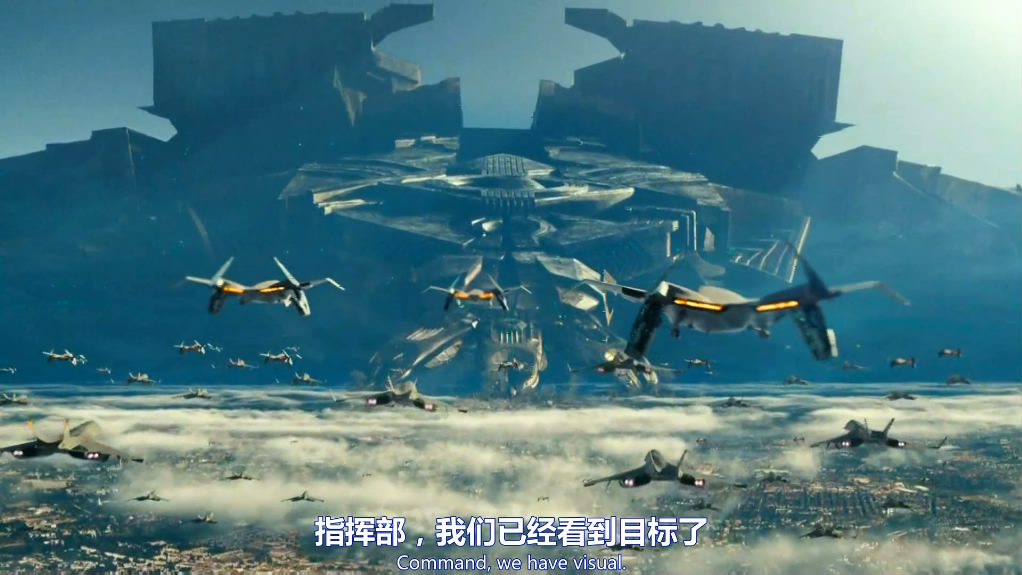 外星人也被彻底打败,当然前几年还出了《独立日2:卷土重来》,从特效看
