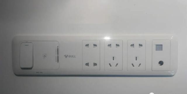 规范里所谓的安全型插座,是什么样子的?做设计的都瞧瞧!