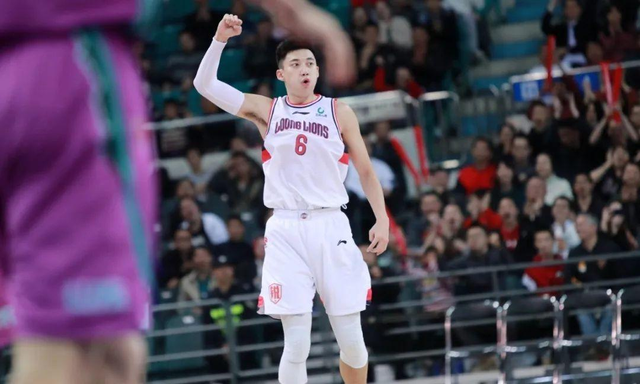 司坤正式加盟山东男篮成为丁彦雨航替身今天将随队前往浙江