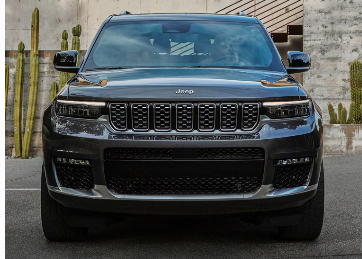 吉普推出6座加长suv配v6v8发动机绝对的动力猛兽