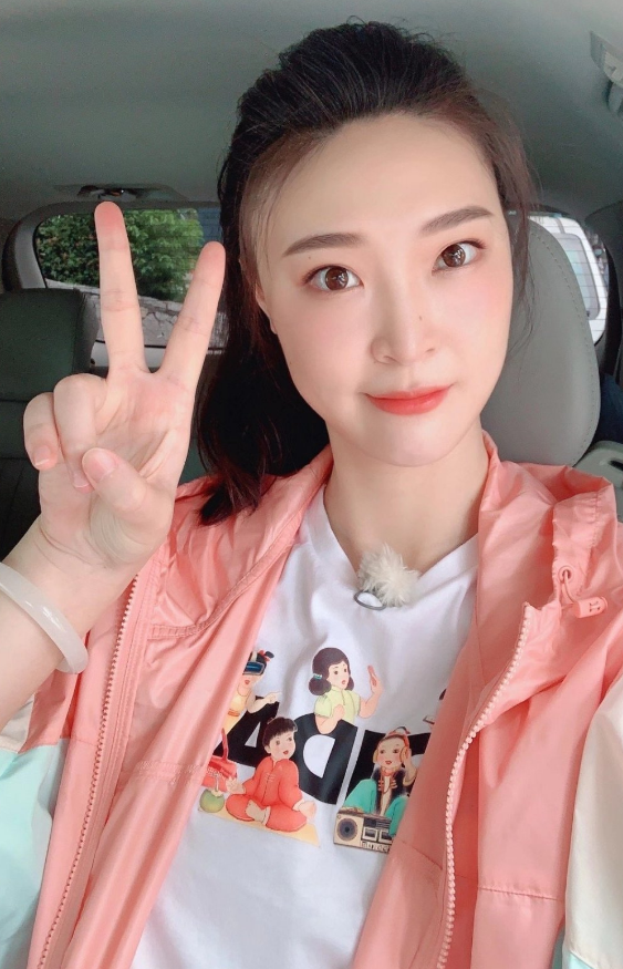 生活中的惠若琪还是一位特别喜欢清新打扮的女子,不知道你们对于