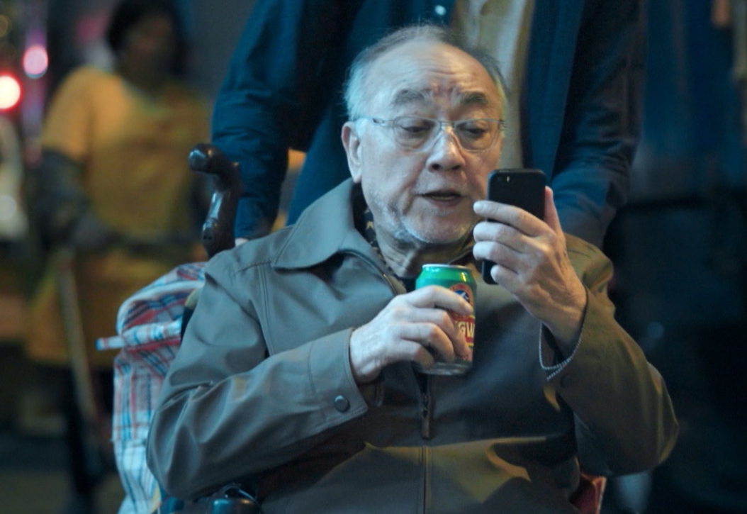 卢海鹏以搞笑和模仿出名,是早期无线早期综艺节目的