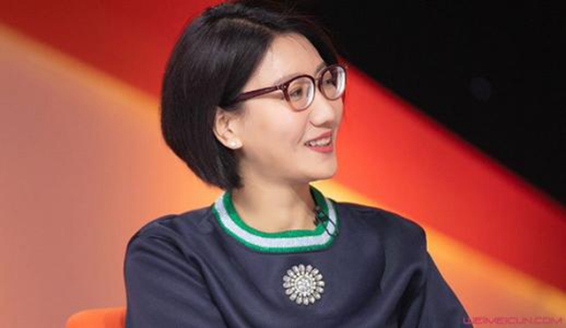 吐槽大会一出好戏李若彤邀请易立竞聊富翁的故事