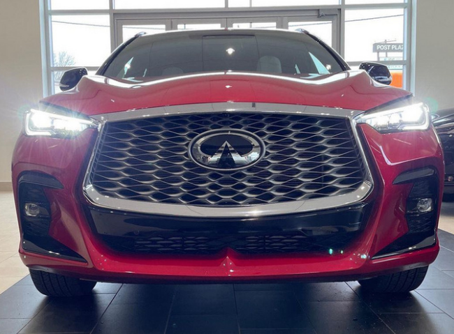 英菲尼迪qx55店内实拍,2.0t配cvt,想买可能得进口?