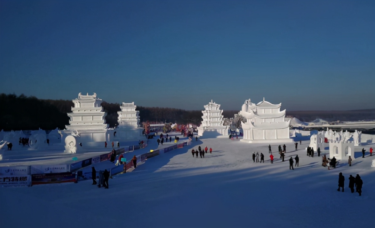 一种颜色万种风情净月雪世界长春冬天最令人向往的地方