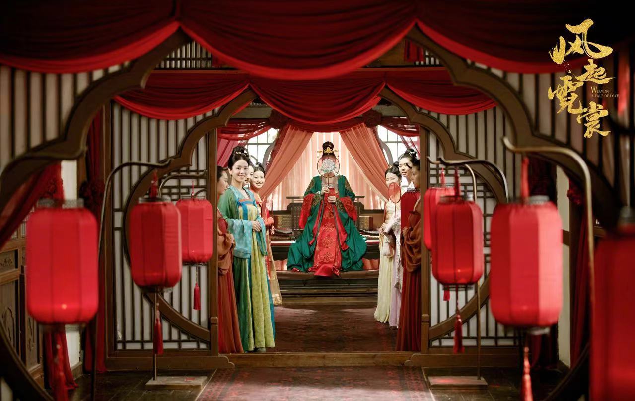 跨火盆,过马鞍,青嫁衣,金头钗唐式汉服和古力娜扎都太绝啦!