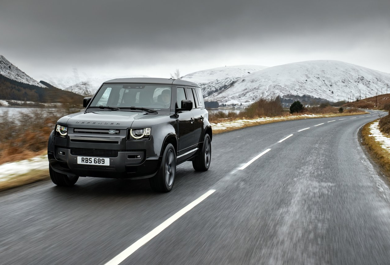 刚猛男人的心路虎卫士v8性能版带你去更多的诗和远方