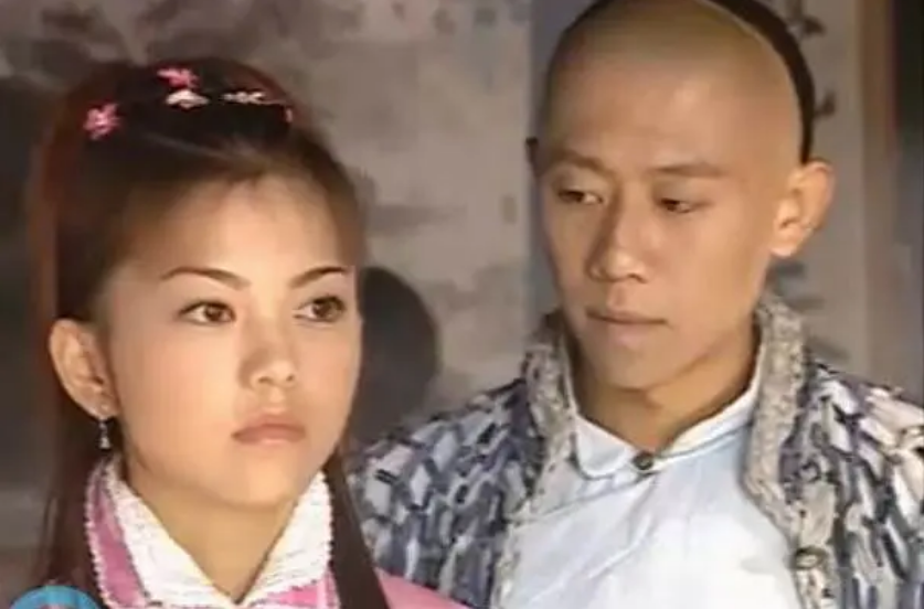 和夏雨一起主演的《佛跳墙》,眉眼中和她姑娘王诗龄是真的像.