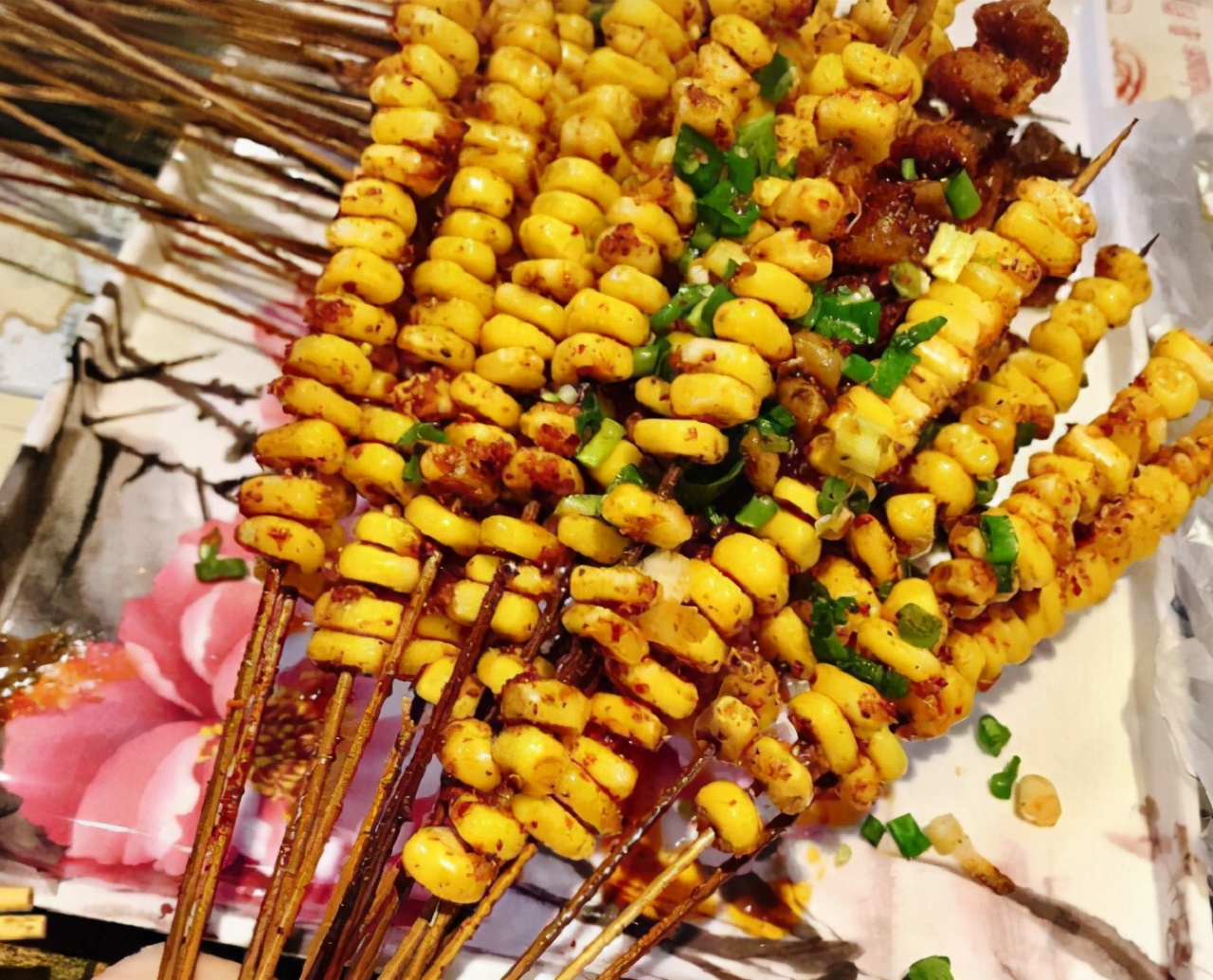 相当不划算,老板:识货的人都不拿|烧烤摊|金针菇|烤玉米_新浪新闻