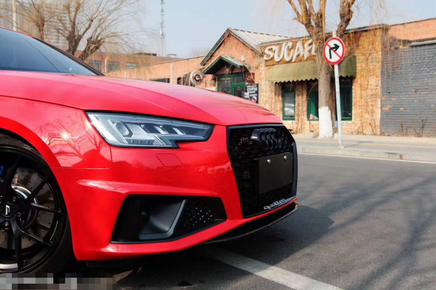 奥迪a4改色亮红 好运气从年初开始