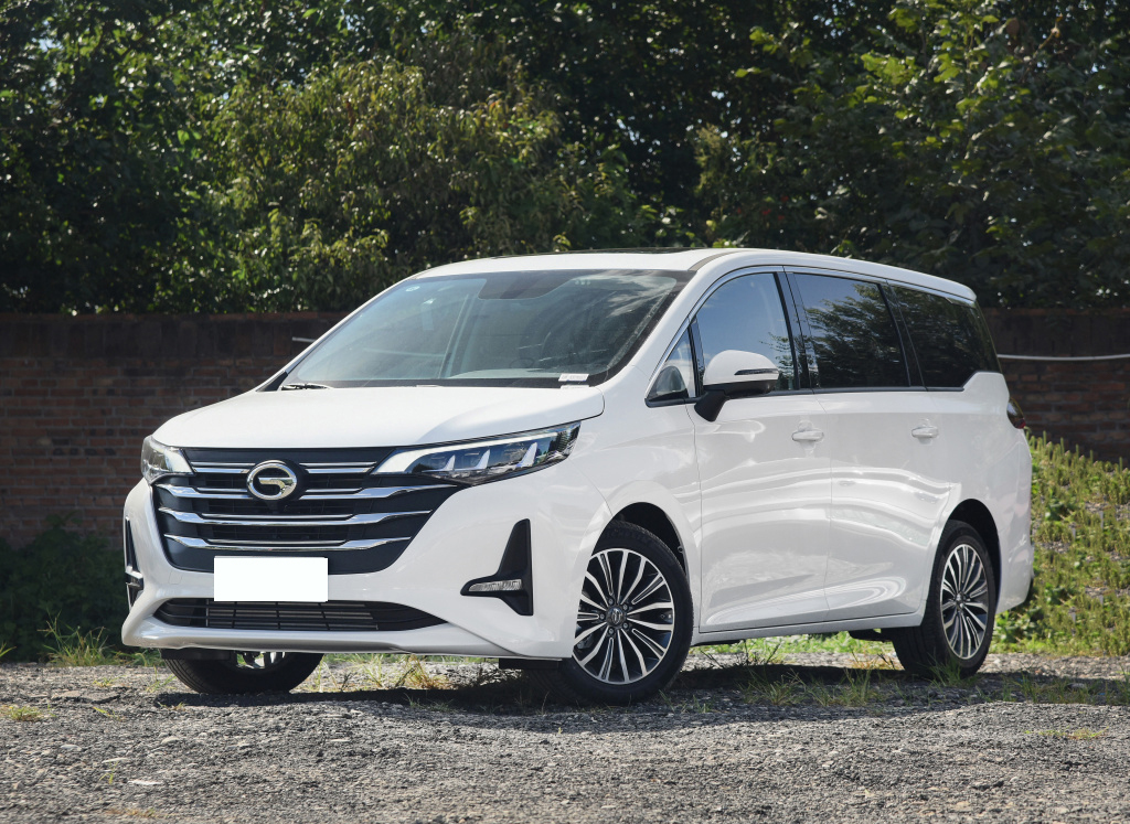 平民mpv传祺m6,空间大又实用,顶配才15万,顾家奶爸之选-新浪汽车