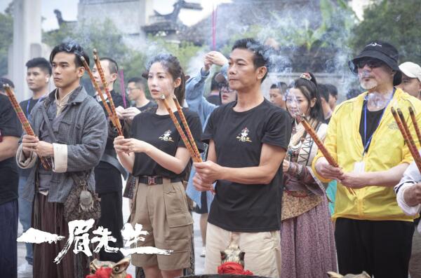 致敬经典一眉先生上线平台安唯绫反差萌霸气出击