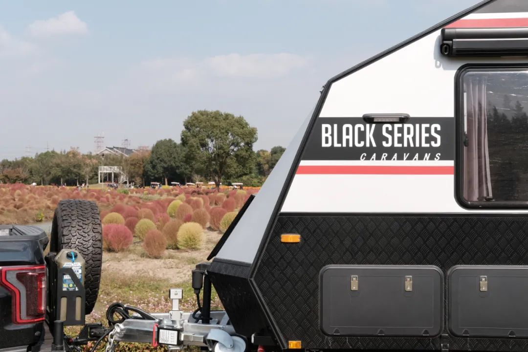 black series-hq17越野拖挂房车 来自澳洲的一匹黑马