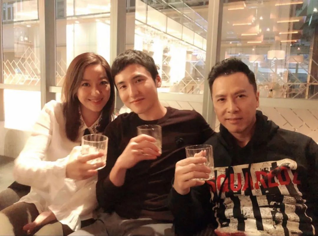 豪门扎堆庆生,李嘉欣老公痴汉笑蔡加赞不输明星,赌王三太美绝了