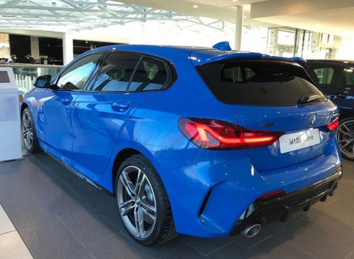 宝马m135i到店实拍六缸变四缸