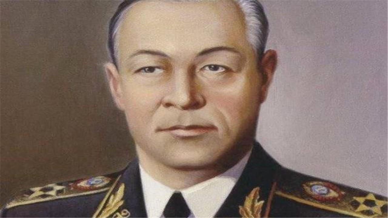 图为苏联海军元帅库兹涅佐夫
