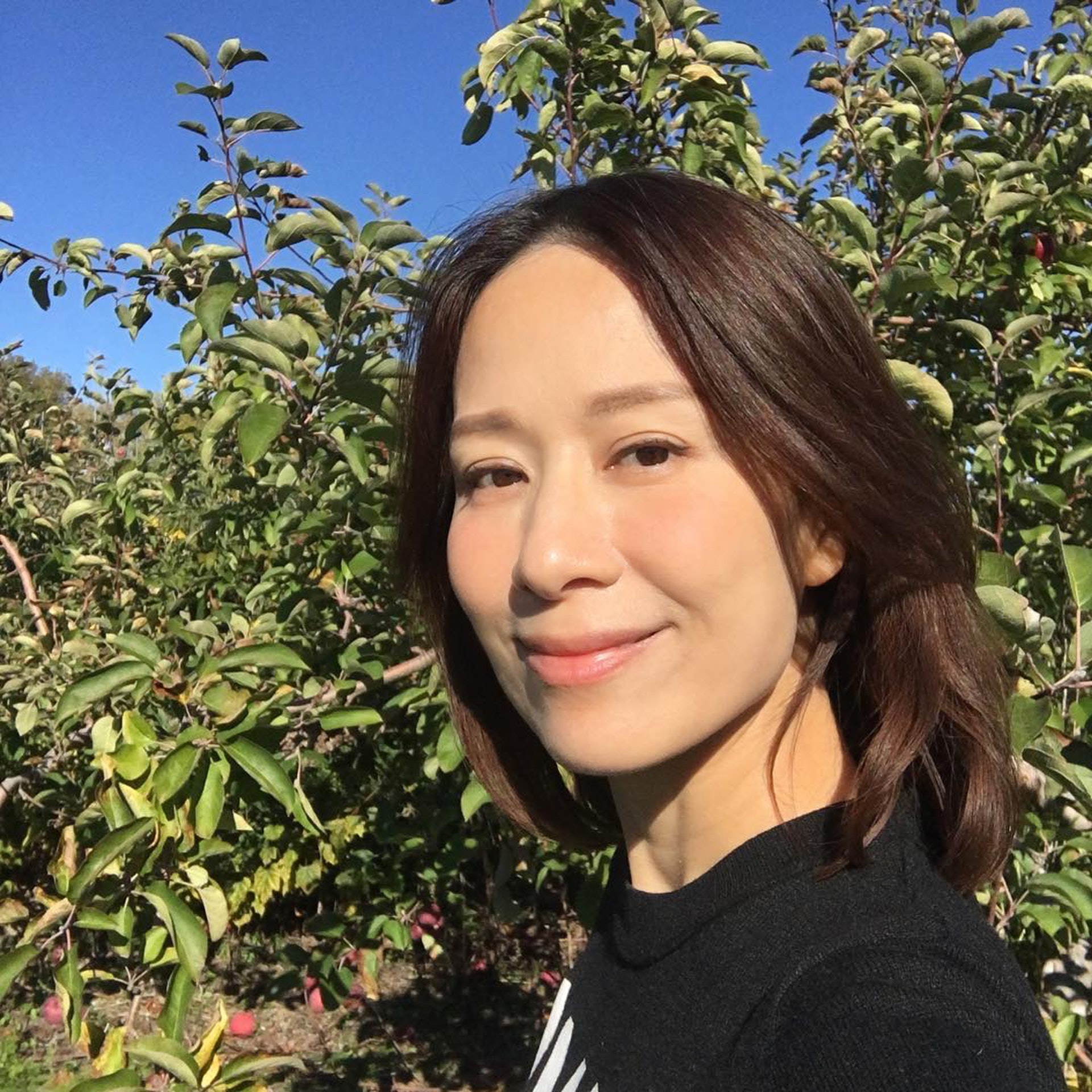 前tvb古装女神邝文珣晒自拍美貌零走样,45岁犹如20岁少女