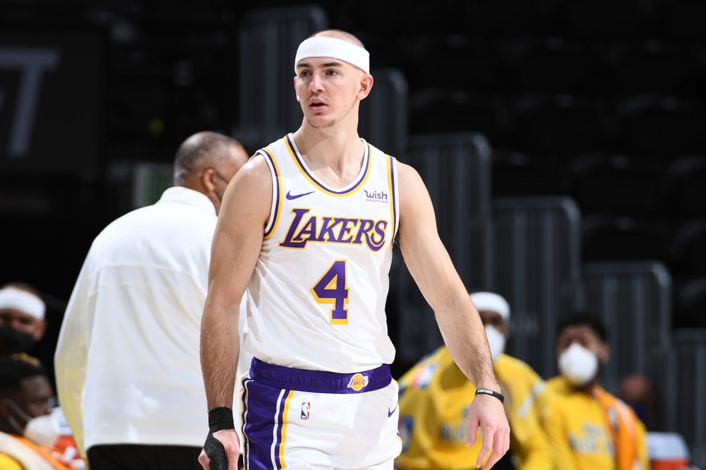 950万美元全额中产卡皇薪水或倍增防守湖人队内第一