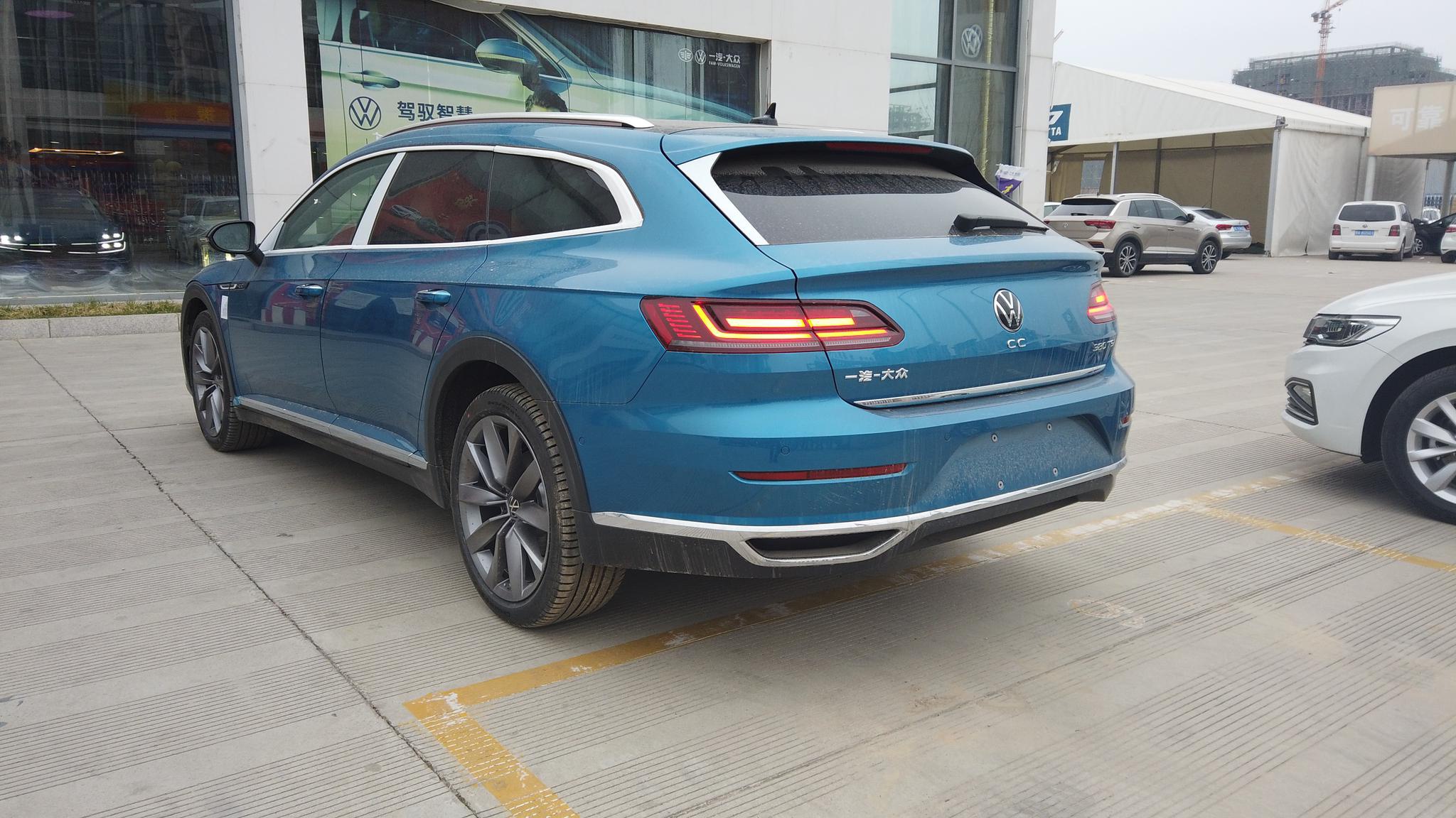 最美大众出新款全新cc猎装版实拍无框车门配超大尾厢