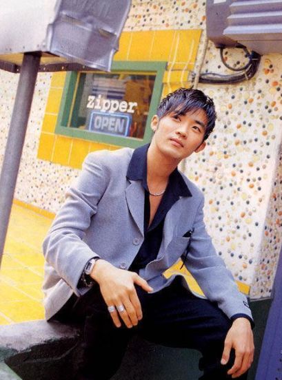 2000年7月,安在旭在北京举行了他的第一场独奏音乐会.