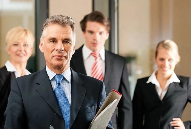 月薪几万的工作,你愿意做吗?休闲区蓝鸢梦想 - Www.slyday.coM