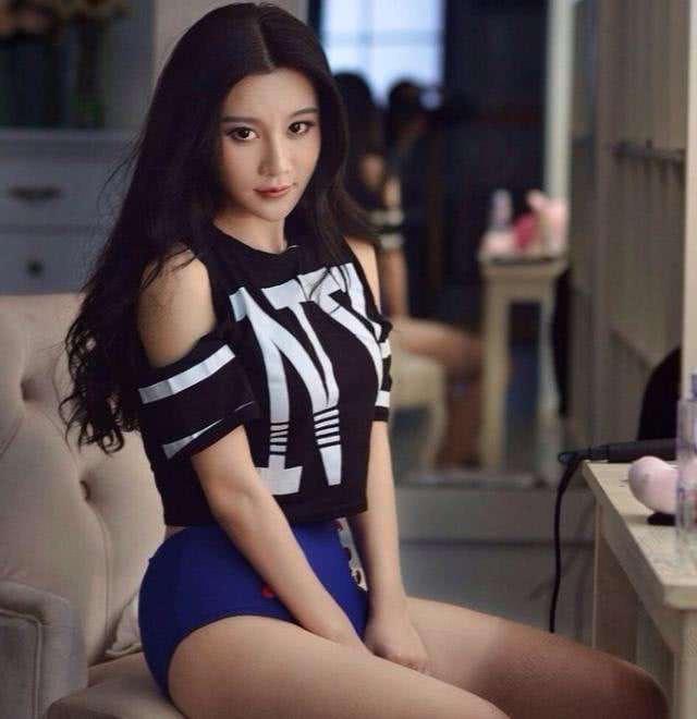 目前,樊玲的个人微博也处于停更状态,她最后一次更新社媒,还是在2015