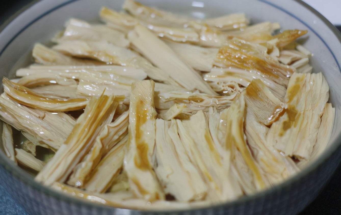 如何缩短泡腐竹的时间用热水是错的教您一个方法泡得快又好