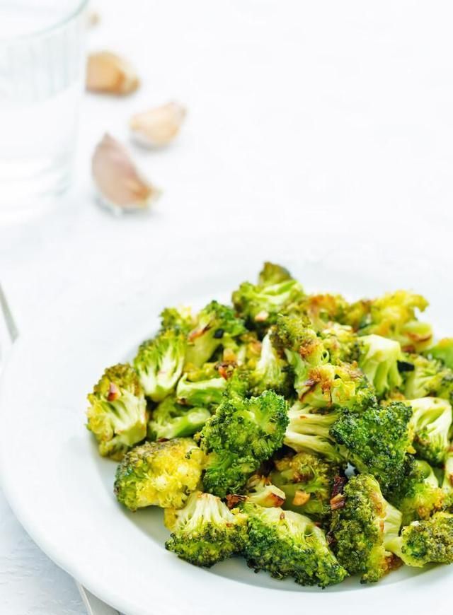 蒜香烤西兰花低卡低脂鲜香美味维生素丰富的家常菜做法简单