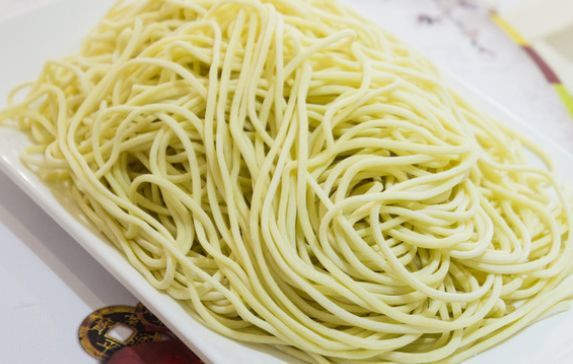 煮面总是黏糊不好吃?面馆老板透露:因为没有加“它”休闲区蓝鸢梦想 - Www.slyday.coM 煮面总是黏糊不好吃?面馆老板透露:因为没有加“它”休闲区蓝鸢梦想 - Www.slyday.coM