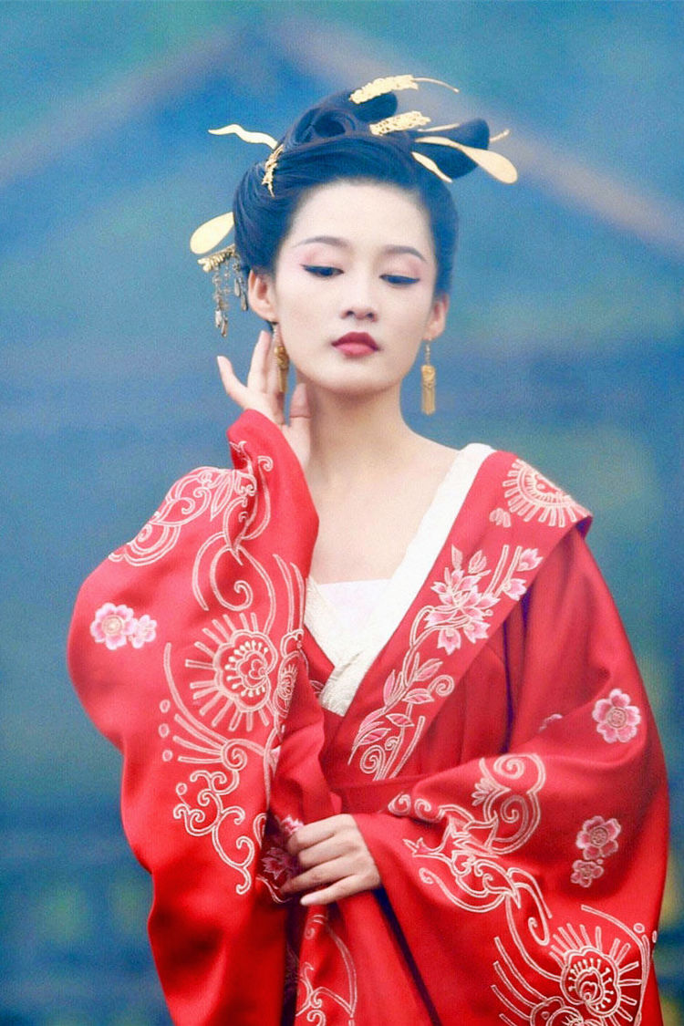 李沁红衣,鞠婧祎红衣,赵丽颖红衣,袁冰妍红衣,谁最霸气?