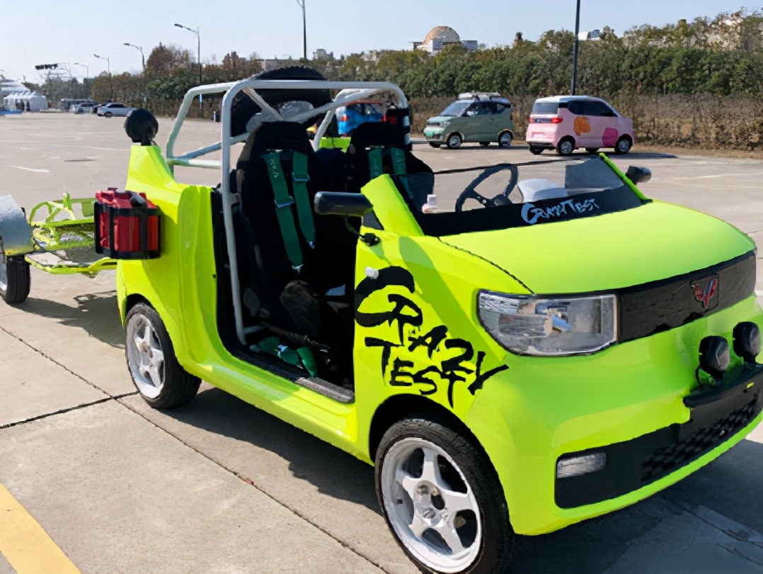 注意这样的五菱宏光miniev上路就违法了