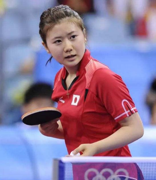 福原爱很年轻,可是也很有名气,在国内国外都备受重视,她的家庭生活让