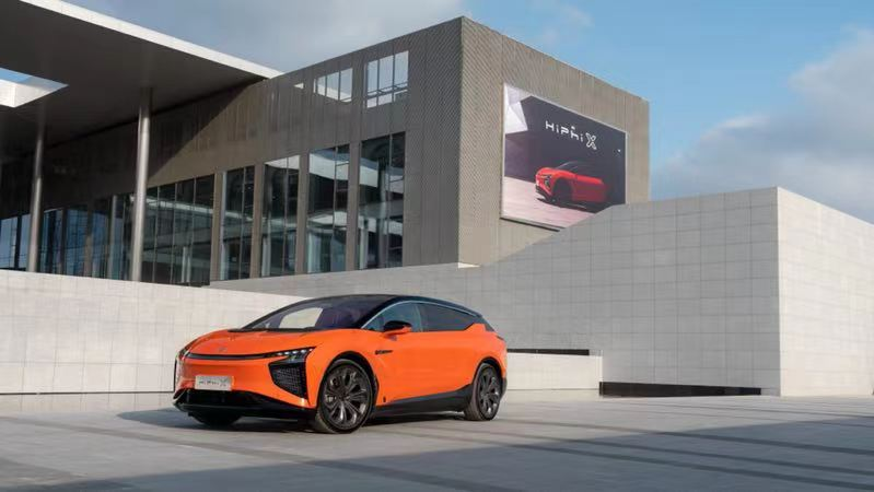 盐城工厂让华人运通又多加了几分骄傲与自豪