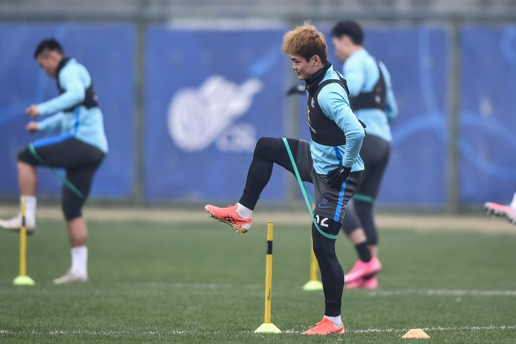 中超这笔引援瞒不住了!前新人王在其他球队训练被拍到,没跑了!休闲区蓝鸢梦想 - Www.slyday.coM 中超这笔引援瞒不住了!前新人王在其他球队训练被拍到,没跑了!休闲区蓝鸢梦想 - Www.slyday.coM