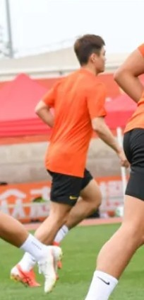 中超这笔引援瞒不住了!前新人王在其他球队训练被拍到,没跑了!休闲区蓝鸢梦想 - Www.slyday.coM 中超这笔引援瞒不住了!前新人王在其他球队训练被拍到,没跑了!休闲区蓝鸢梦想 - Www.slyday.coM