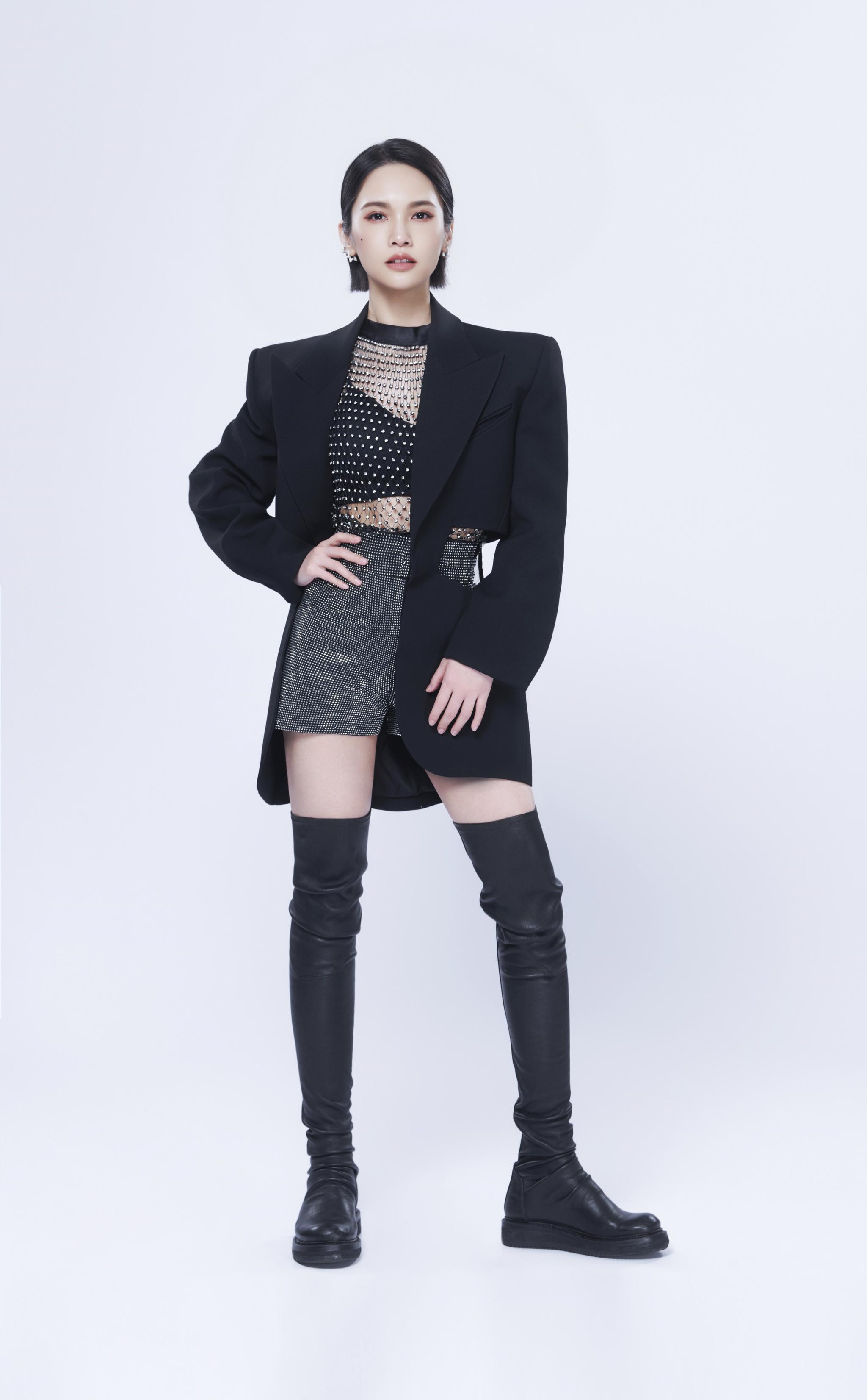 「全能天后」杨丞琳《浪姐2》展现超强唱跳实力火登热搜|杨丞琳_新浪