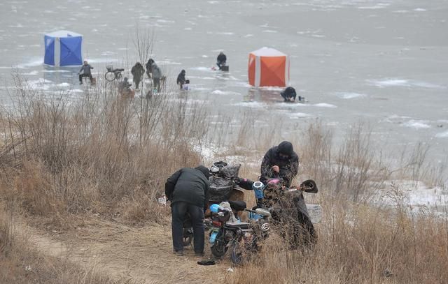 四川,攀枝花一名老人摔倒无人去搀扶,是冷漠还是另有原因休闲区蓝鸢梦想 - Www.slyday.coM