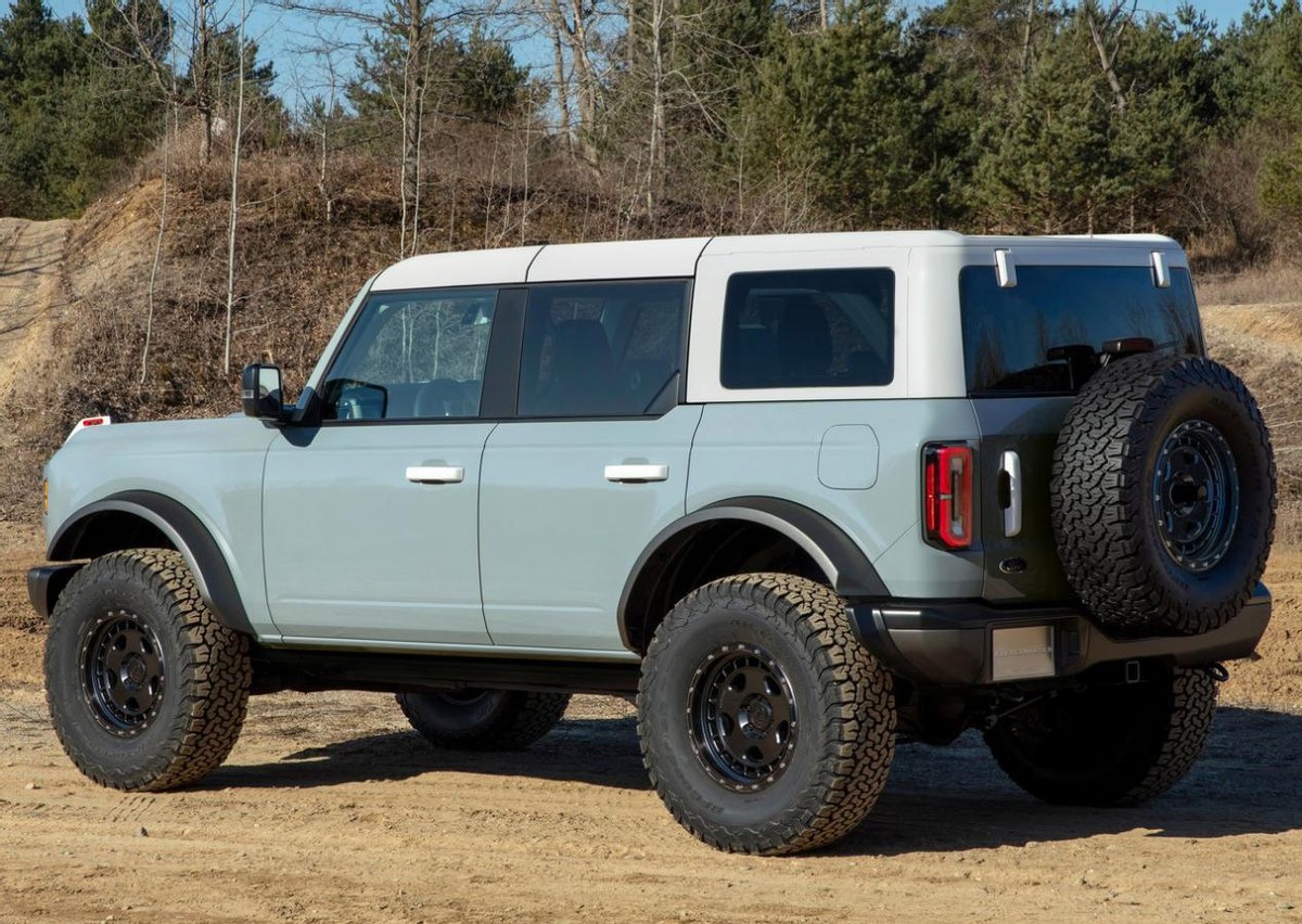 全新福特bronco来袭造型硬朗霸气气势不输牧马人