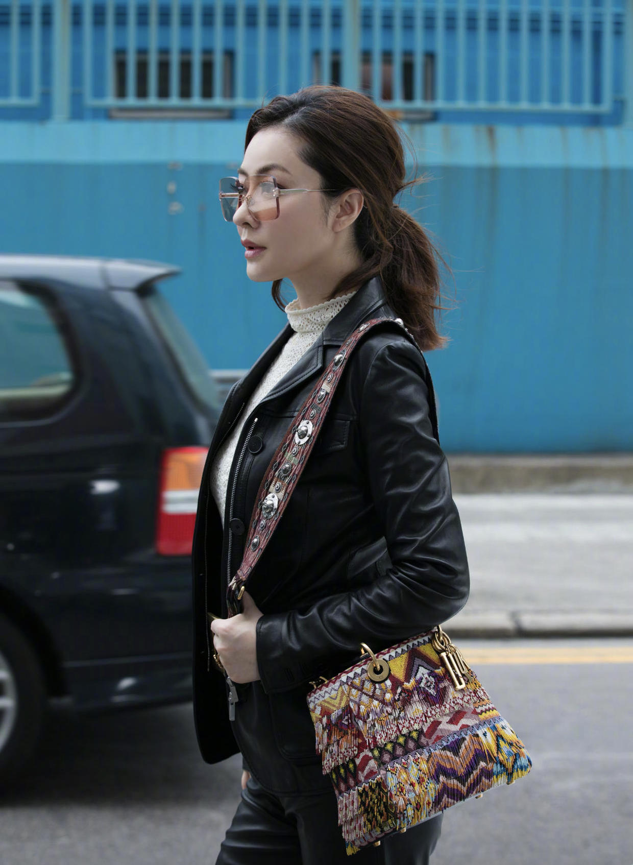 熊黛林真有女神范穿裸色薄纱连衣裙温婉灵动时髦高级