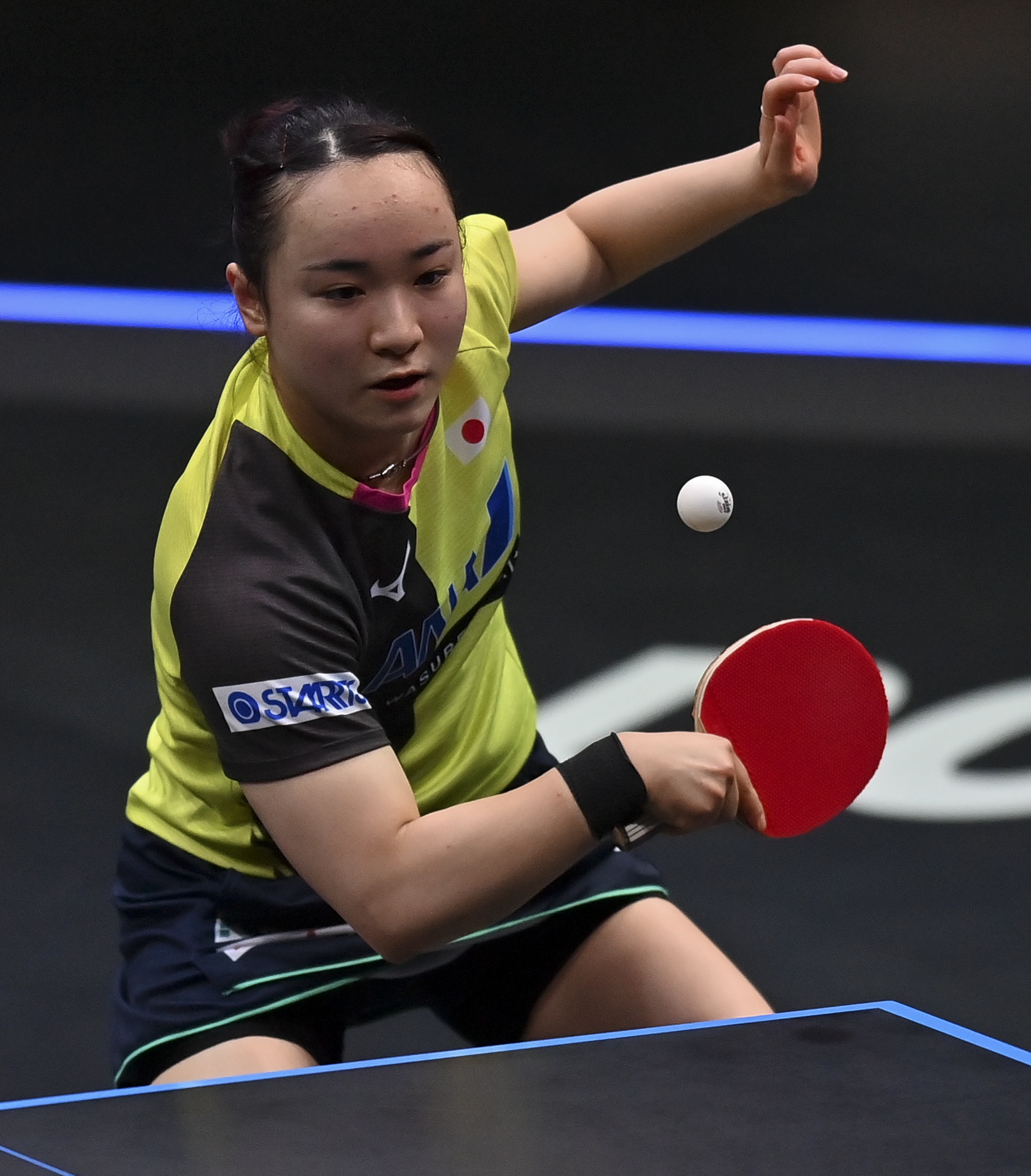 3月5日,伊藤美诚在比赛中回球.