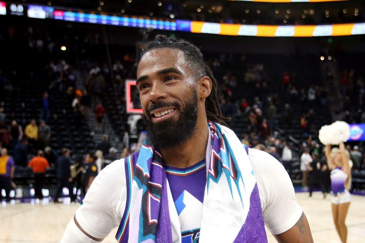 康利场均16分进全明星被质疑,但15年这队3个全明星分数比他还低