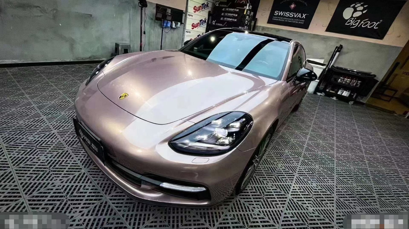 保时捷panamera4s改色冰莓粉真的甜美与高冷相遇的效果