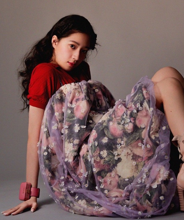 欧阳娣娣正式进军娱乐圈,潮流衣品不输姐姐,气质美完全碾压|欧阳娣娣|