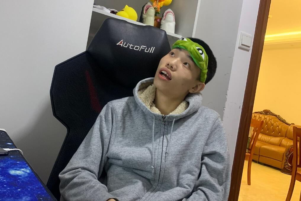 鲨鱼创新打法获虎牙官方现场认证4am33毒圈能活5分钟