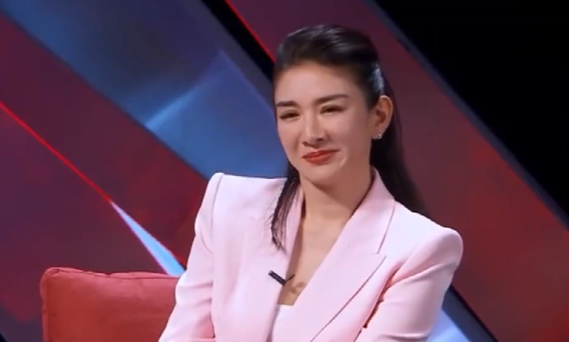 秦昊吐槽大会拿黄奕家暴梗做文章替伊能静报骂娘之仇